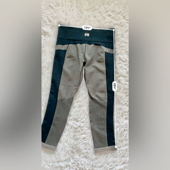 Under armour seamless active workout capri leggings black grey sz. Medium - Picture 2 of 6